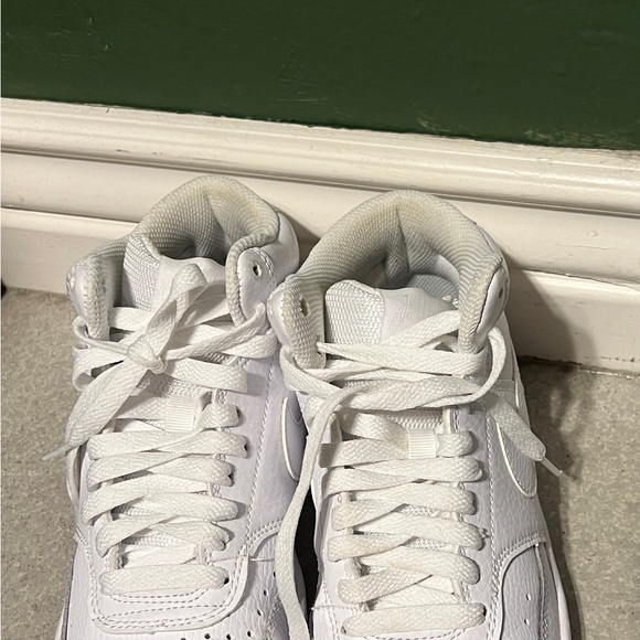 White Nike - Picture 5 of 5